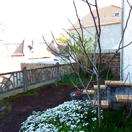 Charmante Maison Familiale Avec Cour Fermee, Proche Randonnees Et Sites Naturels - Fr-1-489-277